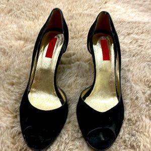 Karen & Karen leather black heels.